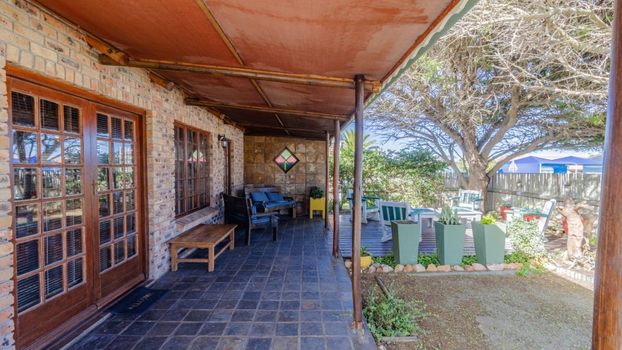 2 Bedroom Property for Sale in De Kelders Western Cape